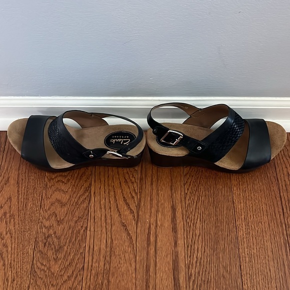 Clark Artisan Black Leather Wedges size 8.5 - Picture 8 of 10